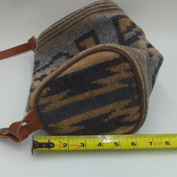 Pendleton Vintage Wool Crossbody Bag Tribal Print Zipper Leather Strap Women's - Picture 8 of 11